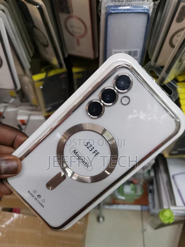 Galaxy S23 Fe Case With Magsafe Electroplated With Gold - thumbnail 2