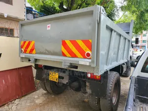 Mitsubishi DUMP Truck 2014 Gray