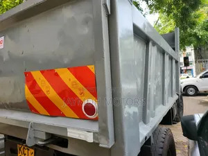 Mitsubishi DUMP Truck 2014 Gray