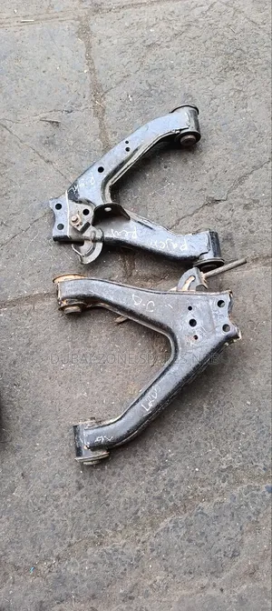 Rear Control Arms Pajero Shogun.