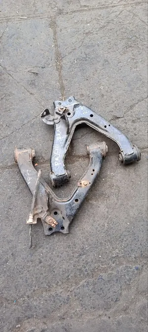 Rear Control Arms Pajero Shogun.