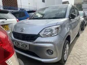 Toyota Passo 1.0 FWD 2017 Silver