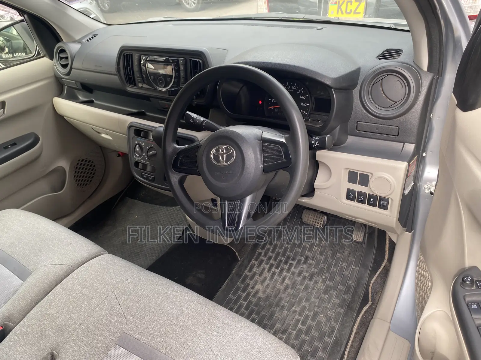 Toyota Passo 1.0 FWD 2017 Silver