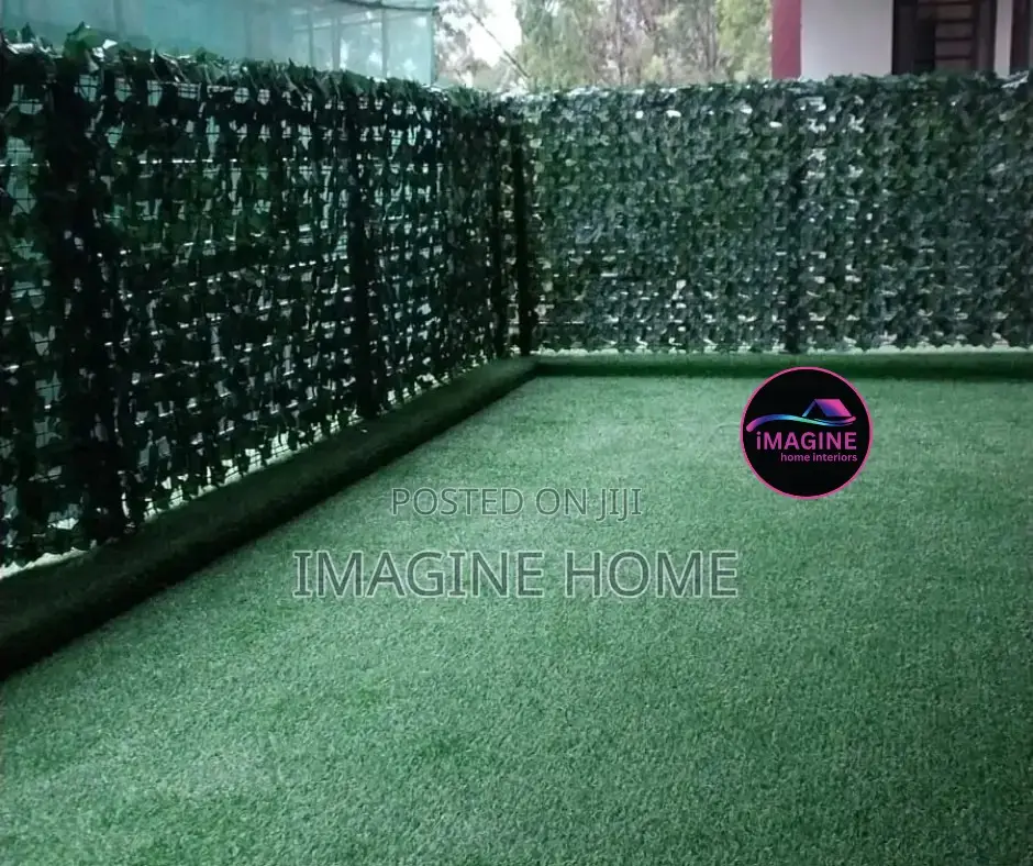 Beautiful Green Grass Carpet Balcony Decoration