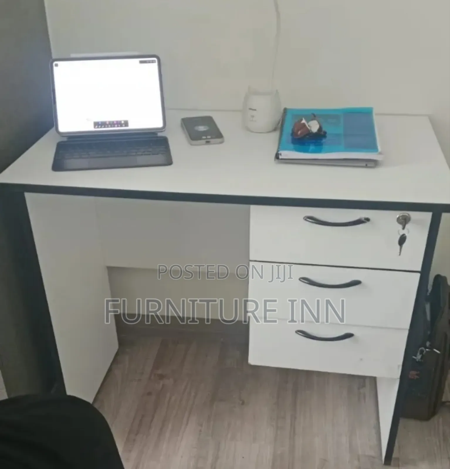 Beautiful 1.2m Office Table