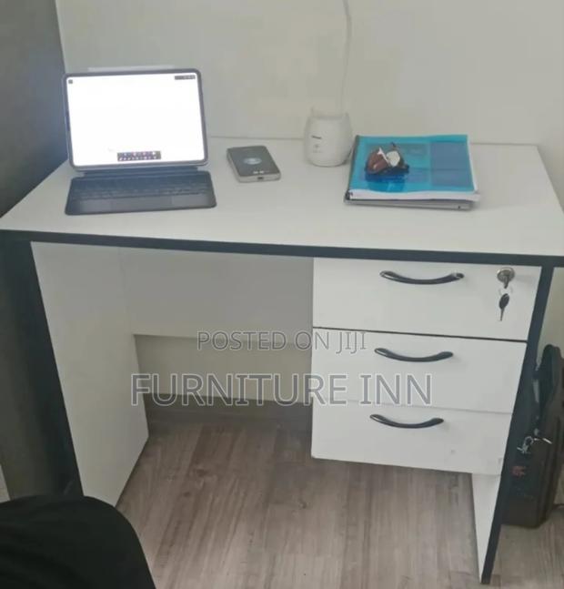 Beautiful 1.2m Office Table