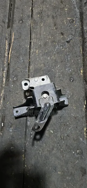 Engine Mount 1NR Engine