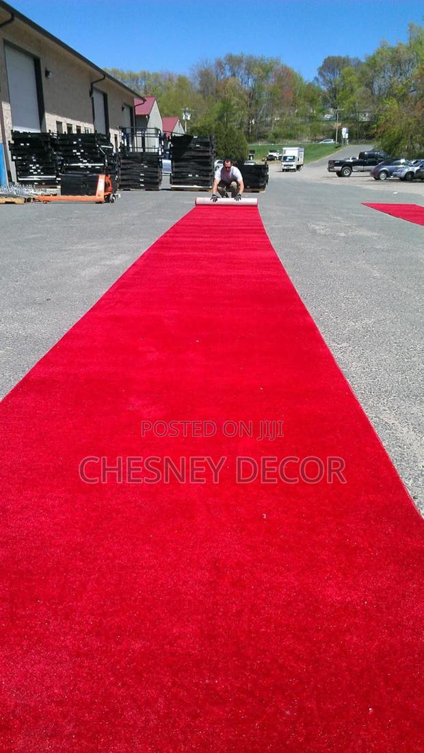 Classy Red Runner - main view