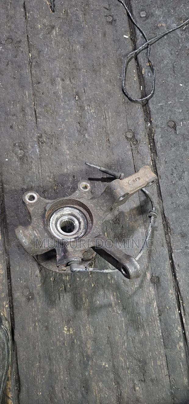 Nissan B15 Y11 Front Hub