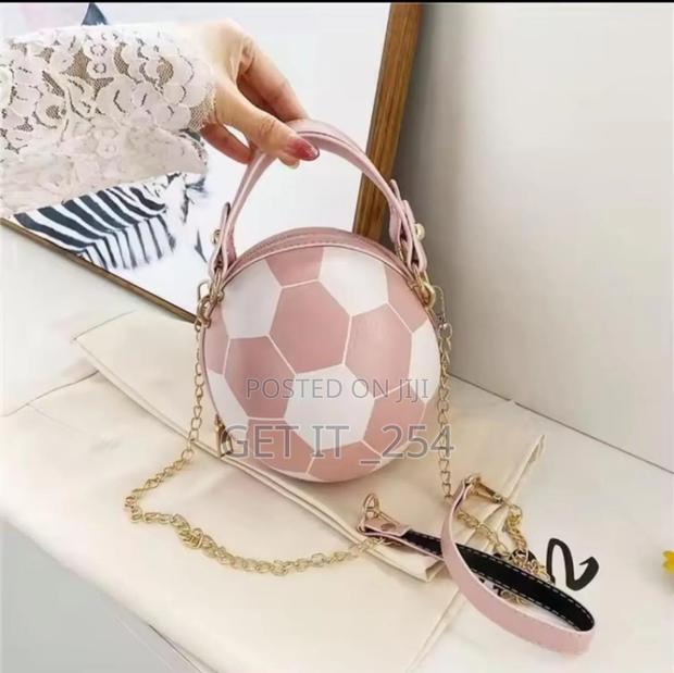 Trendy New Innnn🦾🦾🦾🦾
Basketball 🏀 Bags Fully