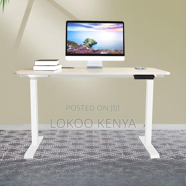 Office Desk: 1400mm Electric Adjustable Office Desk