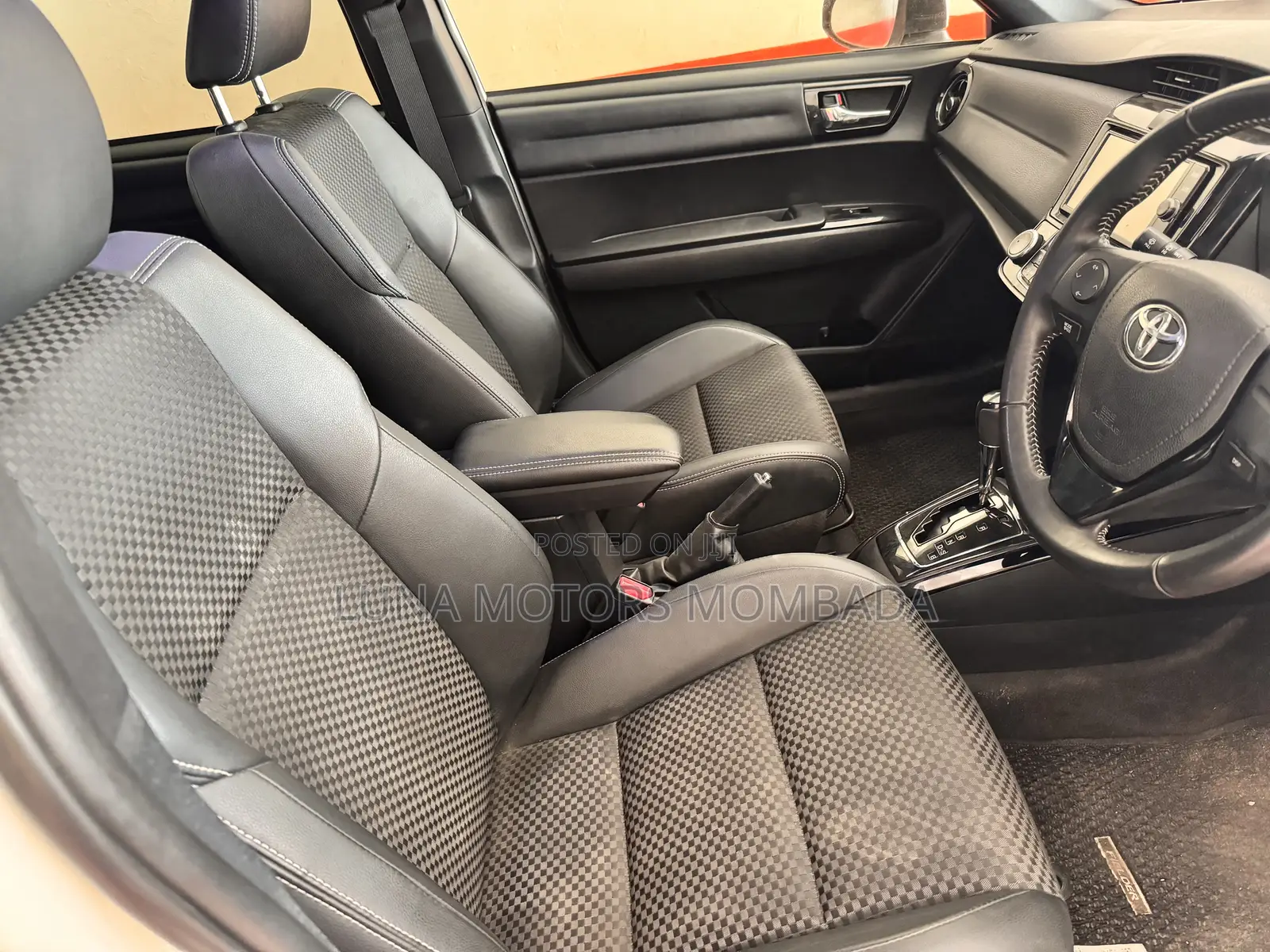 Toyota Corolla Fielder 2018 White