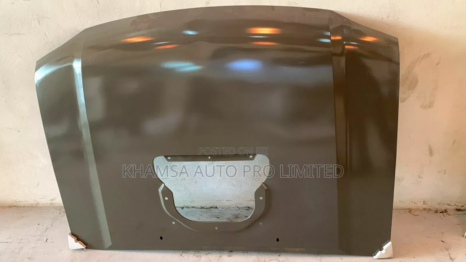 Nissan Hard Body J085 Bonnet With Hole