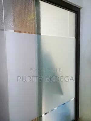 Adorable Privacy Films for Bathroom Glasses