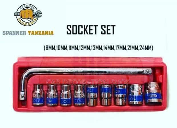 Sockets With Universal L Handle Spanner Set 10pc - main view