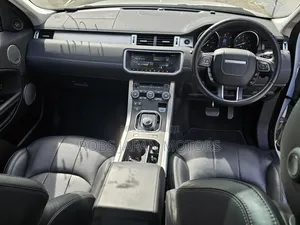 Land Rover Range Rover Evoque HSE 4x4 5-Door 2017 Pearl