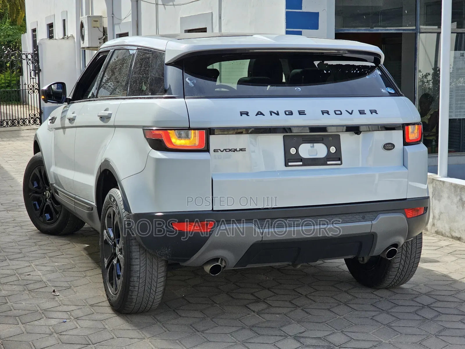 Land Rover Range Rover Evoque HSE 4x4 5-Door 2017 Pearl