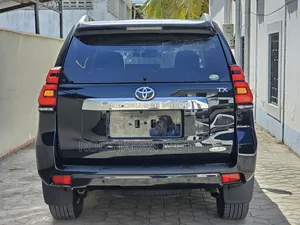 Toyota Land Cruiser Prado 2.8 2018 Black