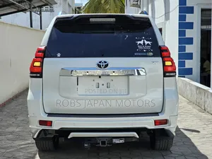 Toyota Land Cruiser Prado 2.8 2018 Pearl