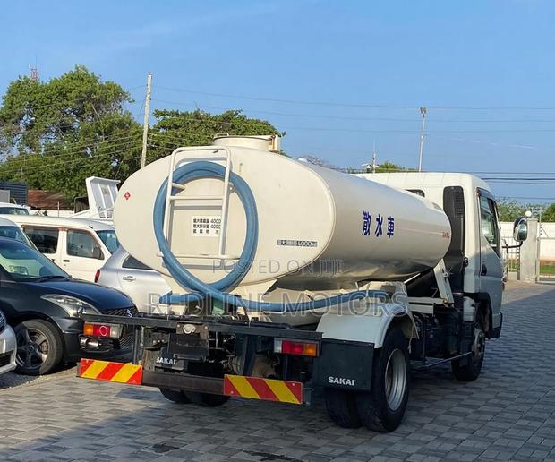 Mitsubishi Fuso Tank Truck - thumbnail 5