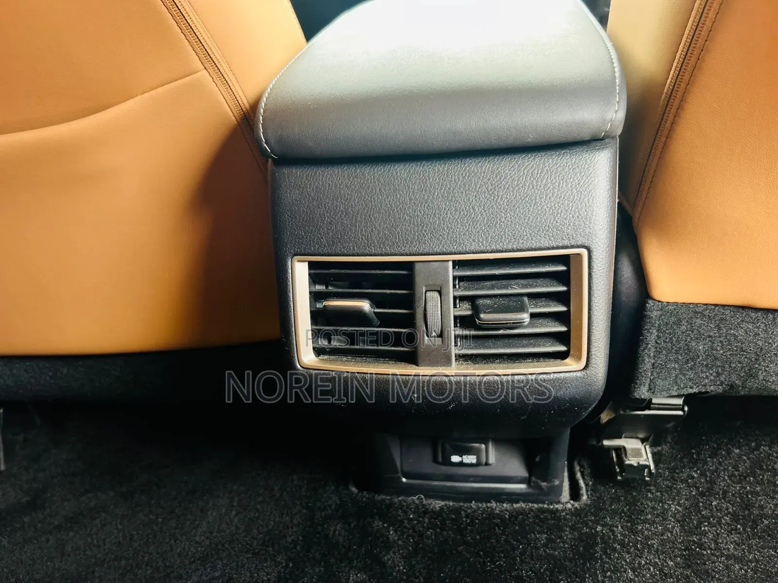 Lexus NX 2018 Gold