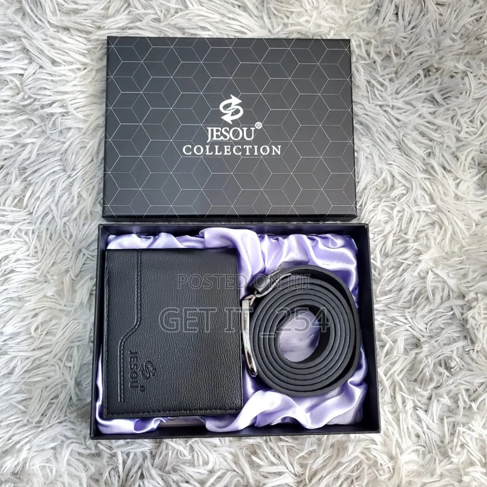 *2 In 1 Jesou Men Gift Set*
*Package Contains*
Watch
Belt