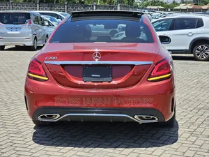 Mercedes-Benz C200 2019 Red