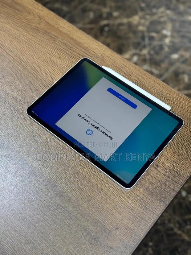 Apple iPad Pro 11 (2022) 256 GB Silver - main view