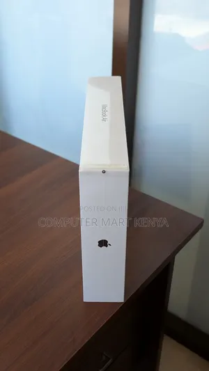 New Laptop Apple MacBook Air 8GB Apple M1 SSD 256GB