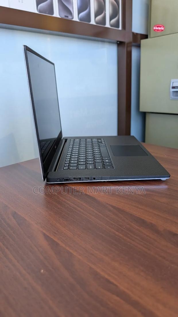 Laptop Dell Precision 5530 32GB Intel Core I7 SSD 1T - thumbnail 2