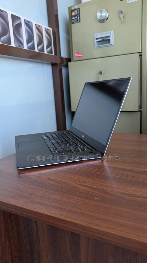 Laptop Dell Precision 5530 32GB Intel Core I7 SSD 1T - thumbnail 3