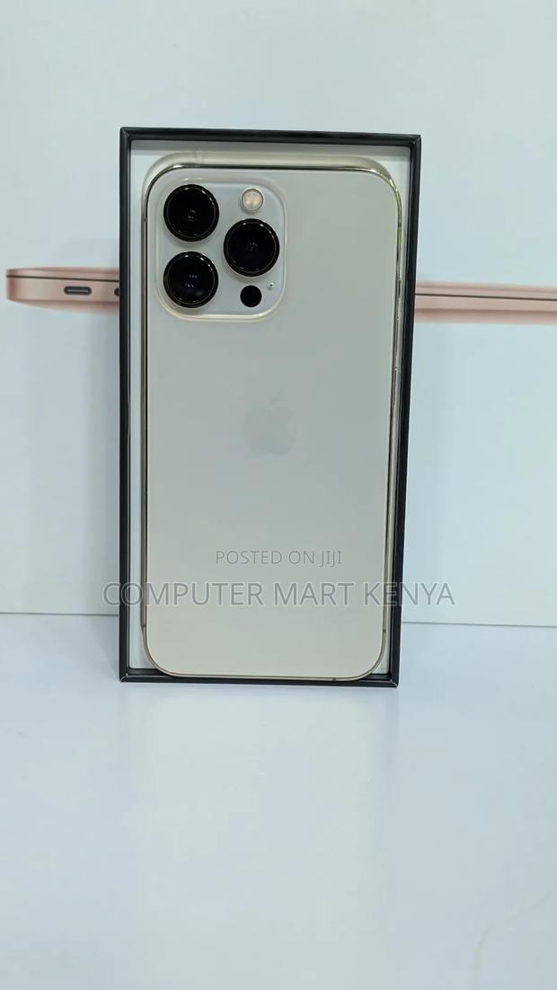 Apple iPhone 13 Pro 128 GB Gold - main view