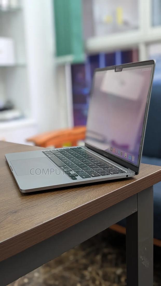 Laptop Apple MacBook Pro 8GB Apple M2 SSD 256GB - thumbnail 3