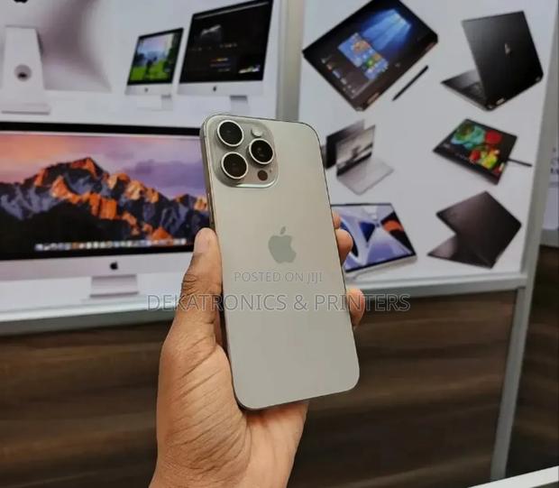 Apple iPhone 15 Pro Max 256 GB Gray - thumbnail 3