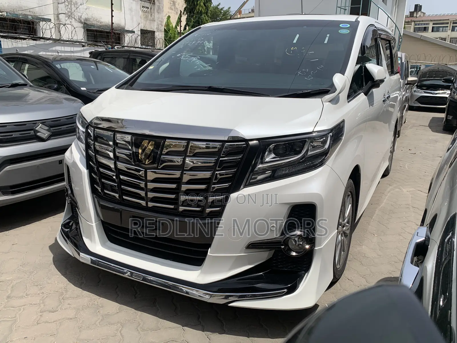 Toyota Alphard 2.5 Petrol AWD 2017 White