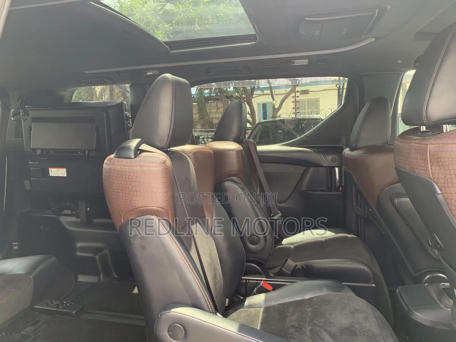 Toyota Alphard 2.5 Petrol AWD 2017 White