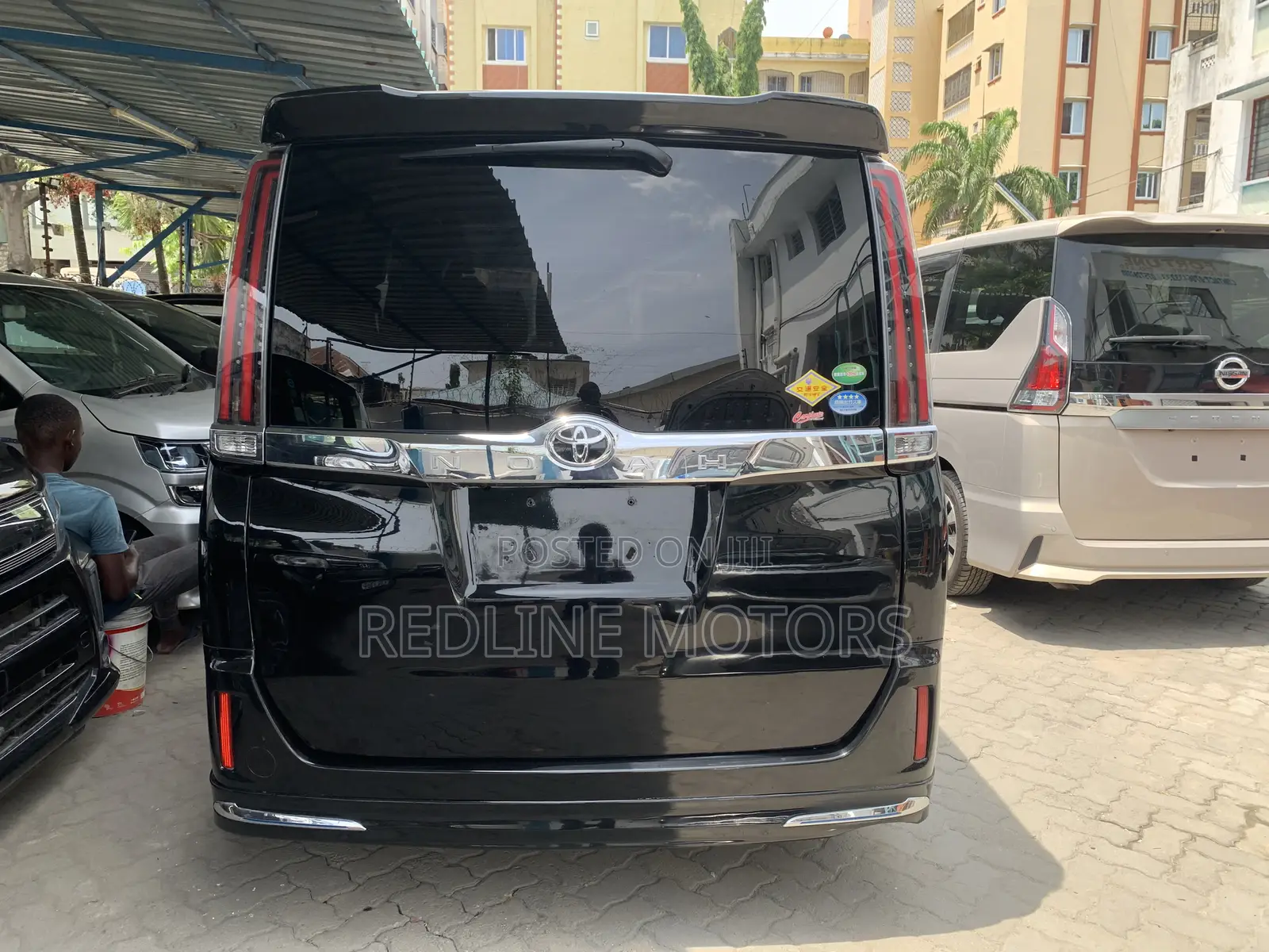Toyota Noah 2.0 AWD (7 Seater) 2017 Black