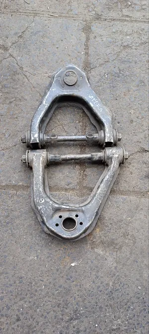 Upper Control Arms Nissan Sahara,Qd,Td27,E24 2 4WD.