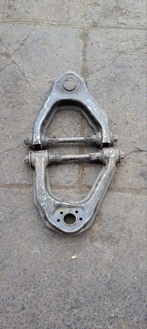 Upper Control Arms Nissan Sahara,Qd,Td27,E24 2 4WD.