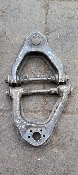 Upper Control Arms Nissan Sahara,Qd,Td27,E24 2 4WD.