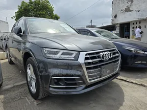 Audi Q5 2.0T Tech Premium AWD quattro 2018 Gray