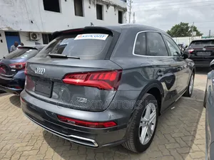 Audi Q5 2.0T Tech Premium AWD quattro 2018 Gray