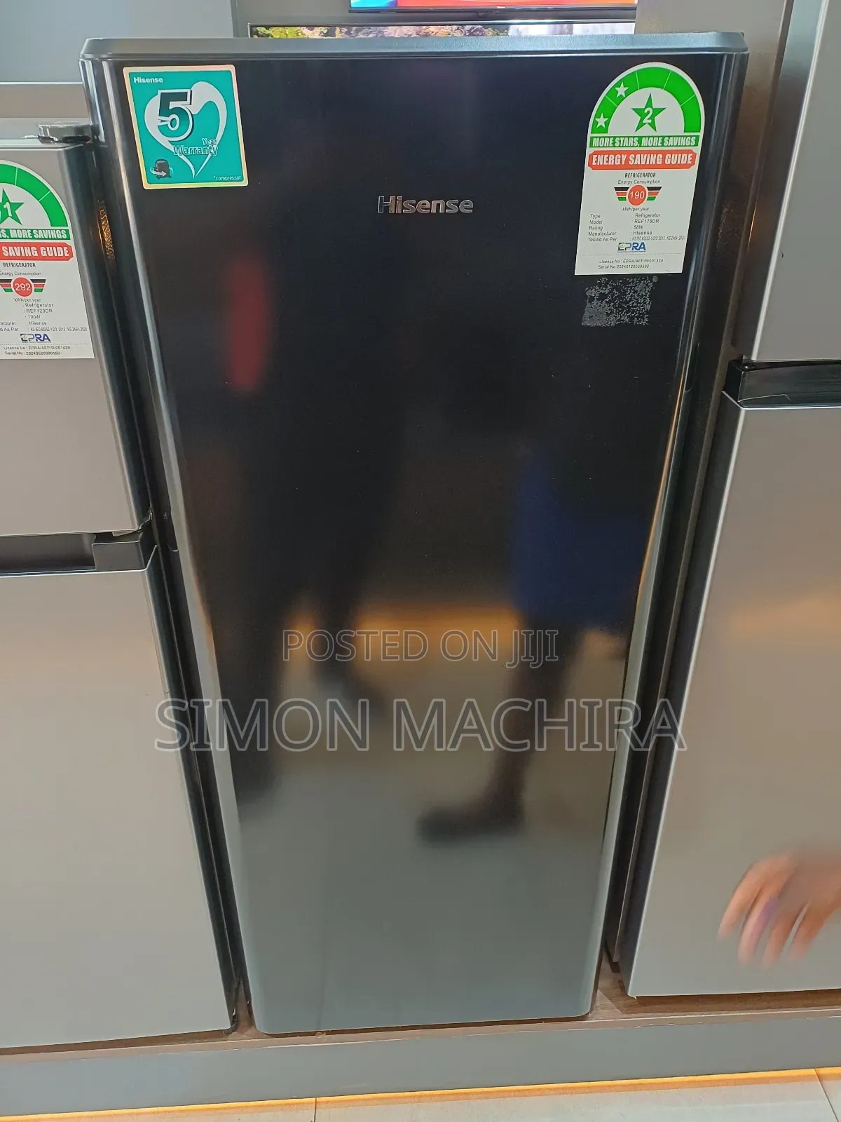 Hisense 176L Fridge. Black Single Door