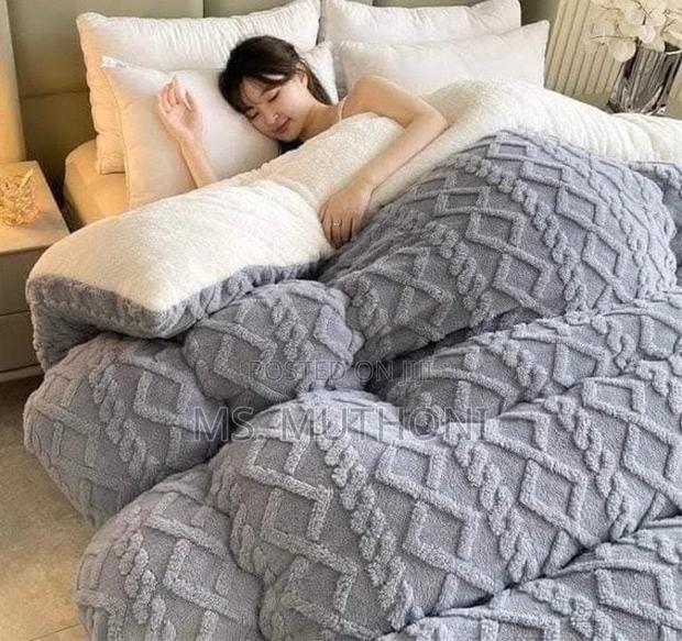 Single Soft Woolen Duvets Now Available Size 6*6 - thumbnail 4
