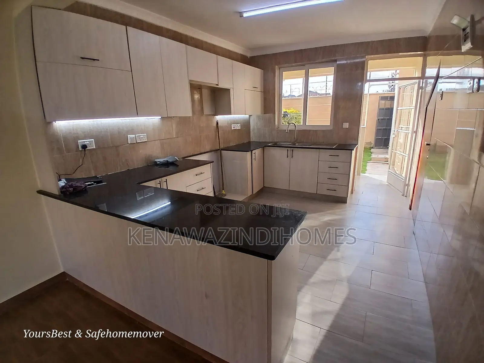 4bdrm Townhouse/Terrace in Syokimau, Gateway Mall Area for sale