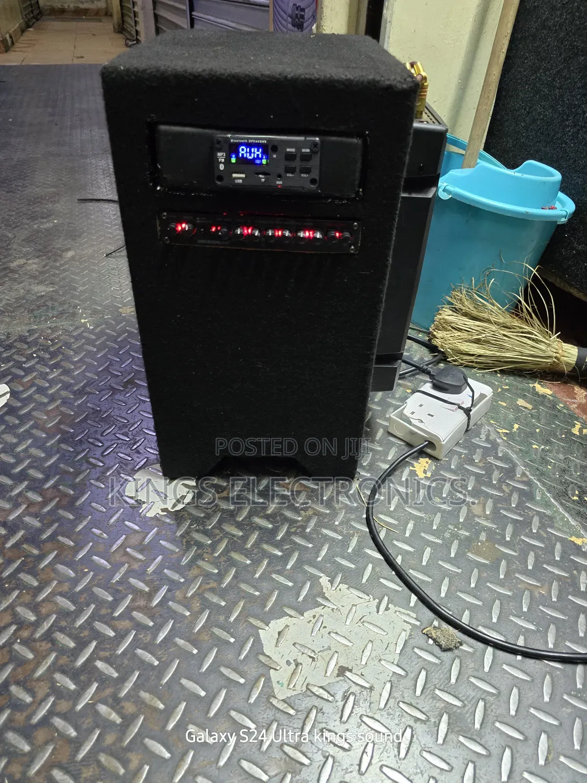 Knwood Headunit With Bluetooth Face.