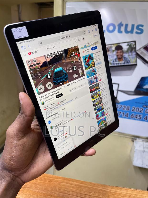 Apple iPad 9.7 32 GB Gray - thumbnail 3