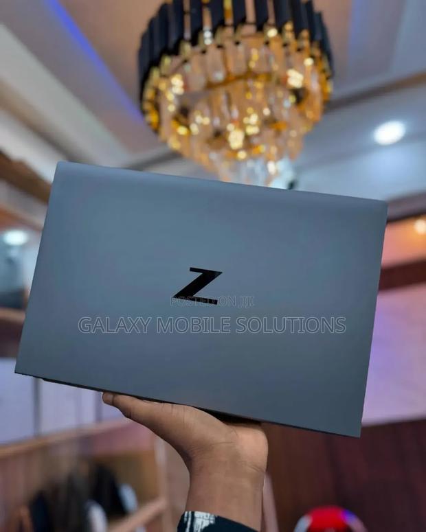 Laptop HP ZBook Firefly 14 G7 16GB Intel Core I7 SSD 512GB
