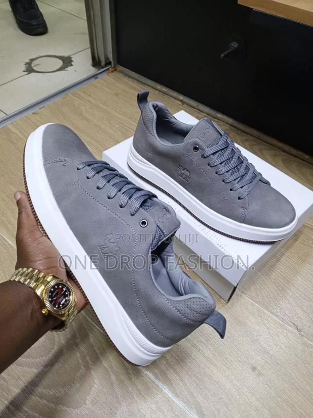 Tomy Hilfiger