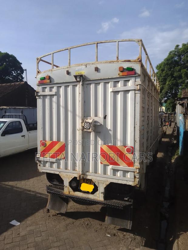 Mitsubishi Canter - thumbnail 3